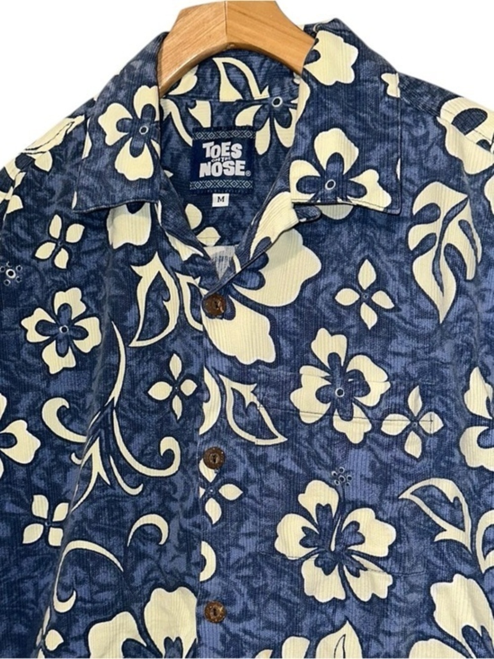 Toes on the Nose Men's Size M Blue Cream Floral Hawaiian Button Down Shirt